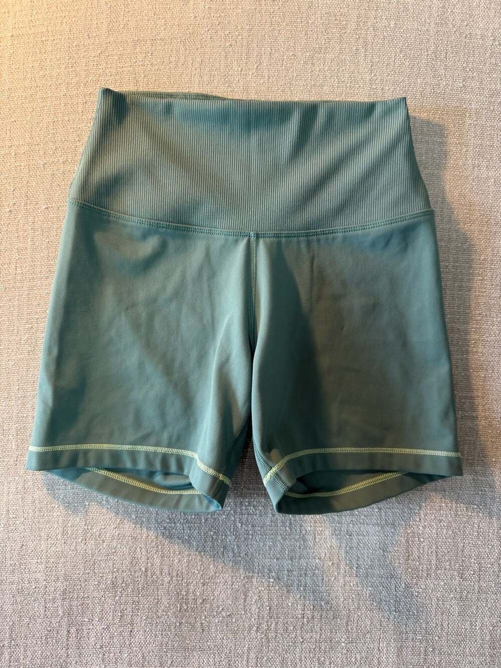 Nike One Dri-FIT Ribbed High-Rise Shorts Women's Size Small